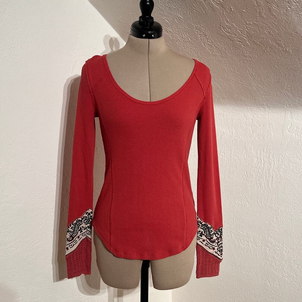We The Free Red Waffle Knit Thermal Bandana Sleeve Top M